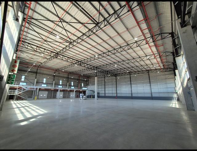 2,322M² WAREHOUSE TO LET IN ATLANTIC HILLS